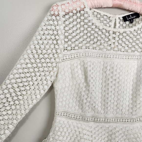 Lulu's Begins With Love White Crochet Tiered Mini Dress Size M Graduation Bridal - Picture 10 of 14